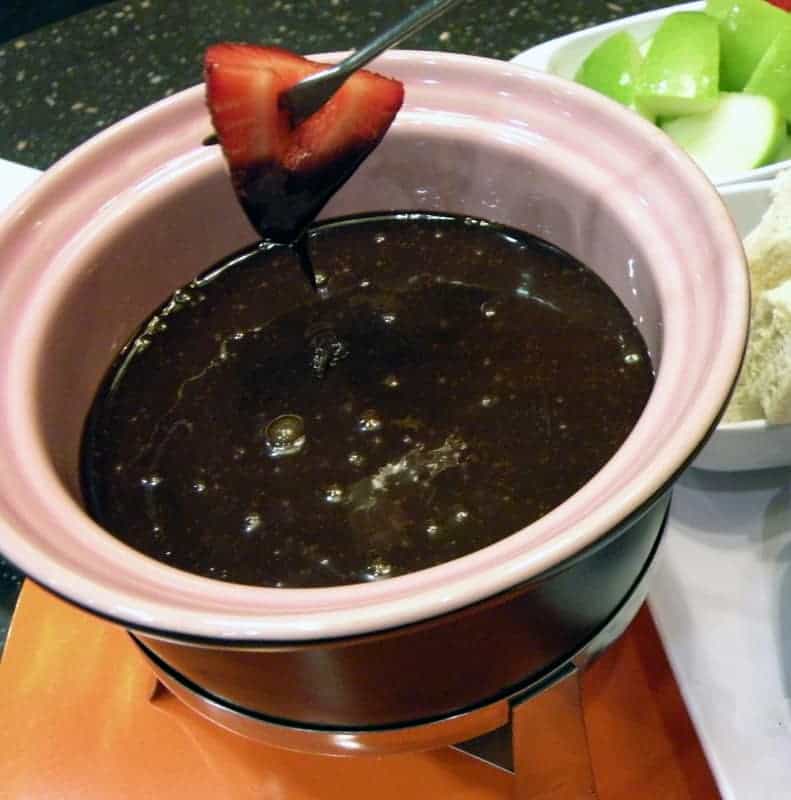 Easy Crockpot Chocolate Fondue