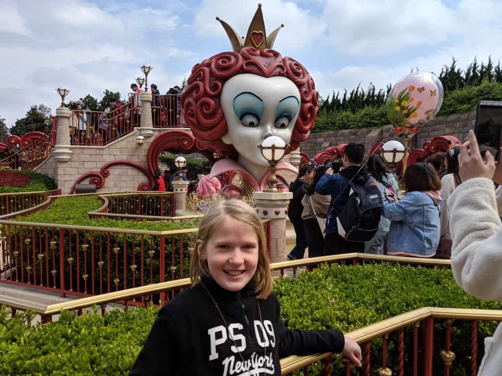 Shanghai Disneyland Review; Alice in Wonderland Maze